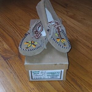 Vintage Suede Cherokee Moccasins with Beaded Thunderbird Design ■ Size 4